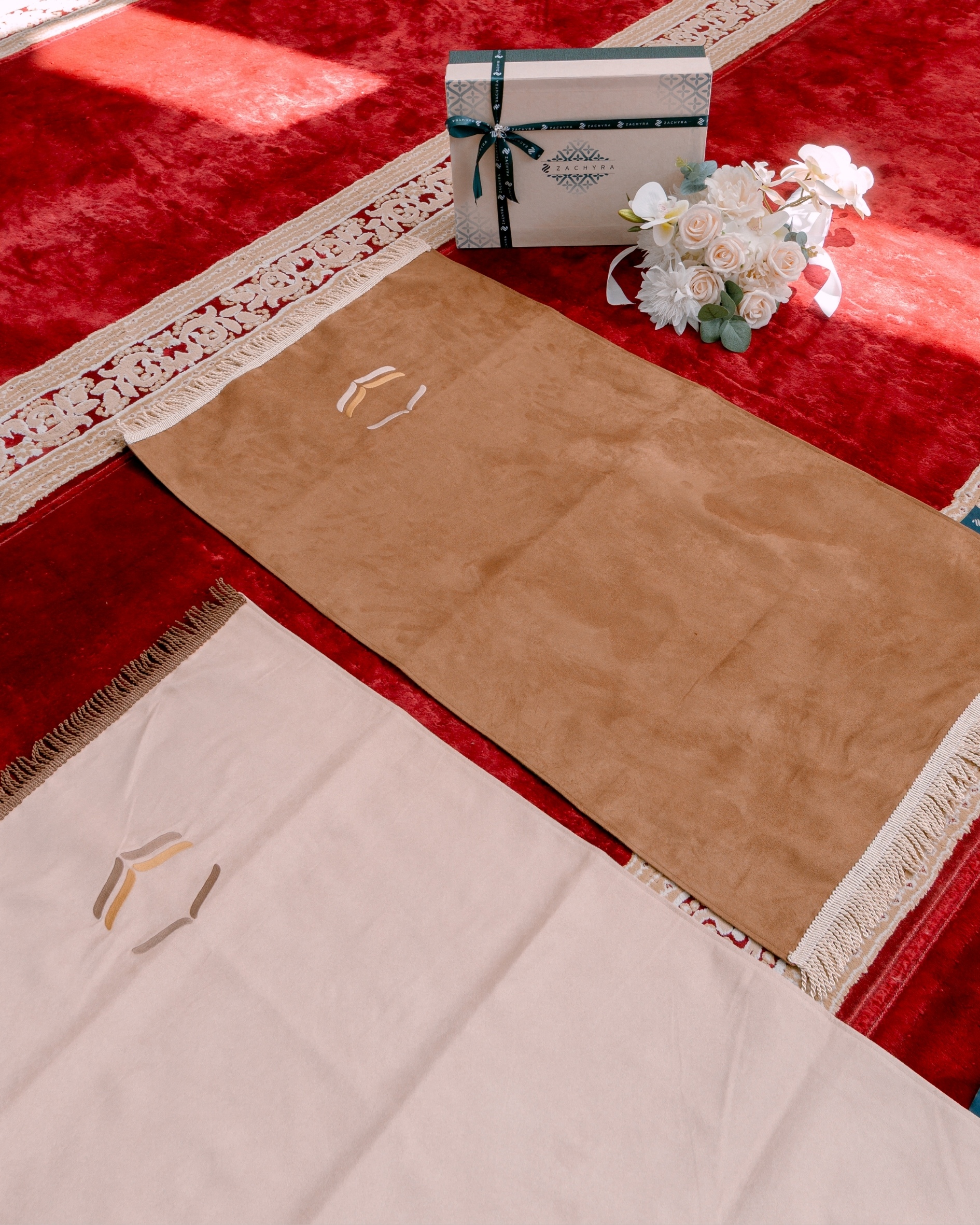 Koleksi Sajadah Empuk dan Travel